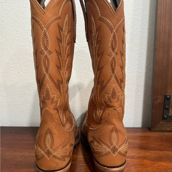 Women's Tan Western Boots - Picture 6 of 7